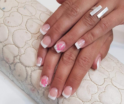 Estetica Y Uñas Conchi Cruz en Tavernes Blanques, Valencia