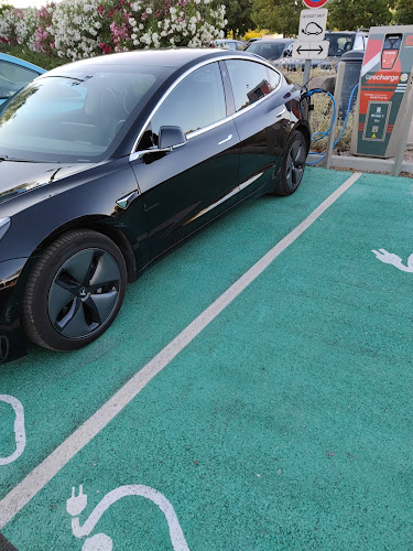 Borne de recharge de véhicules électriques larecharge Charging Station Eyguières