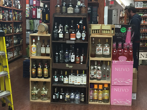 Wine Store «1 West Dupont Circle Wines and Liquors», reviews and photos, 2012 P St NW, Washington, DC 20036, USA