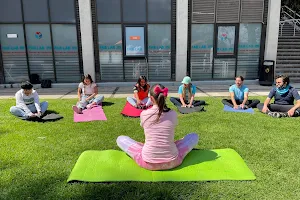 Escuela de Yoga para niños "Wellness Lifestyle" image