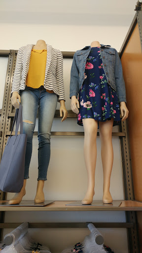 Clothing Store «Old Navy», reviews and photos, 141 Tuckahoe Rd, Sewell, NJ 08080, USA