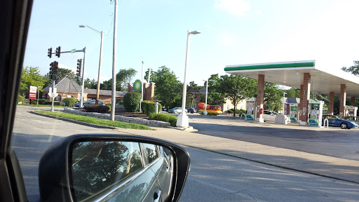 Liquor Store «Savway Liquors», reviews and photos, 3821 York Rd, Oak Brook, IL 60523, USA