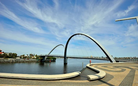 Elizabeth Quay Bridge image