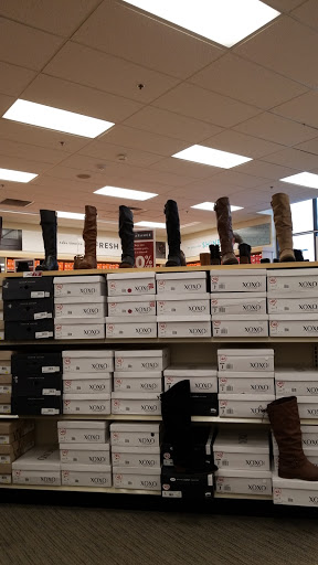 Shoe Store «Famous Footwear», reviews and photos, 3606 Metro Dr, Council Bluffs, IA 51501, USA