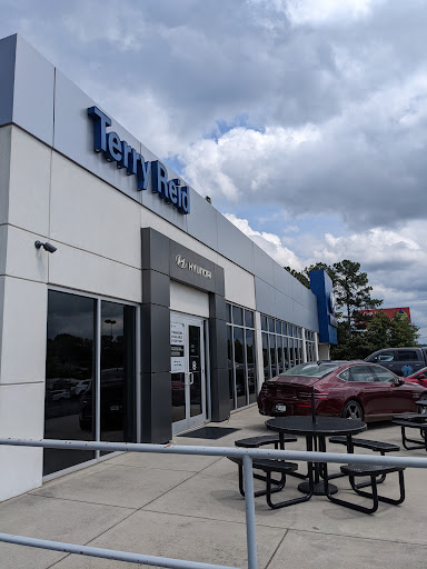 Car Dealer «Terry Reid Hyundai», reviews and photos, 816 Joe Frank Harris Pkwy SE, Cartersville, GA 30120, USA