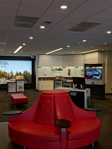 Cell Phone Store «Verizon», reviews and photos, 262 Andover St, Peabody, MA 01960, USA