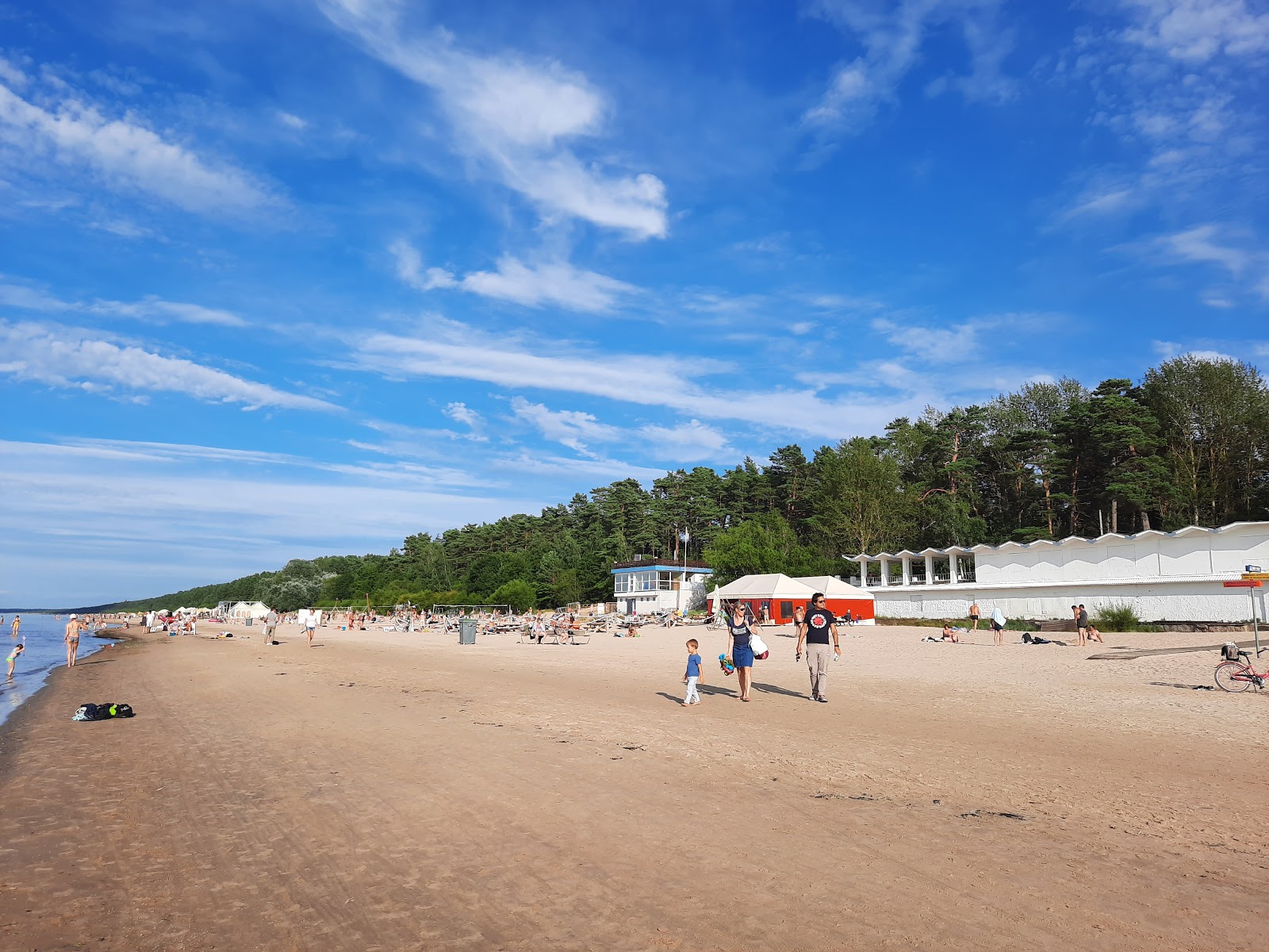 Foto van Bulduru pludmale met recht en lang