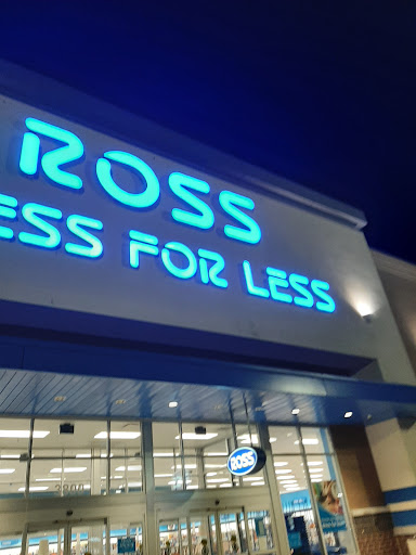 Clothing Store «Ross Dress for Less», reviews and photos, 3300 S Glenstone Ave, Springfield, MO 65804, USA