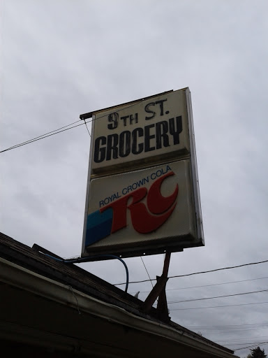 Grocery Store «Ninth Street Grocery», reviews and photos, 1210 E 9th St, Newberg, OR 97132, USA