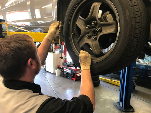 Auto Repair Shop «Bridwell Automotive Center», reviews and photos, 7171 E Lincoln Dr, Scottsdale, AZ 85253, USA