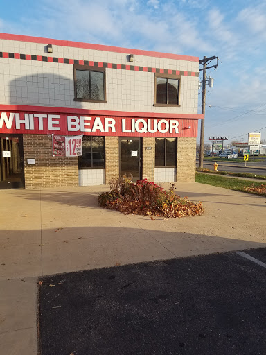 White Bear Liquor & Wine, 2227 White Bear Ave, Maplewood, MN 55109, USA, 