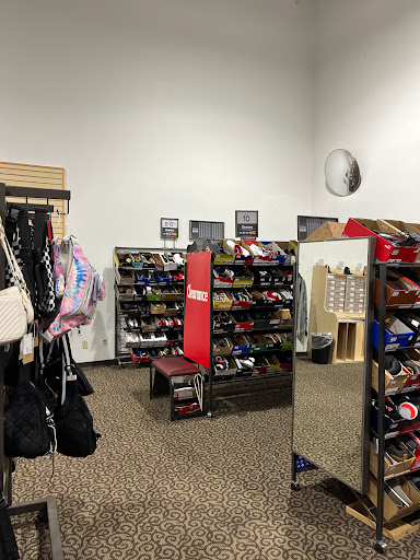 Shoe Store «DSW Designer Shoe Warehouse», reviews and photos, 375 E Altamonte Dr, Altamonte Springs, FL 32701, USA