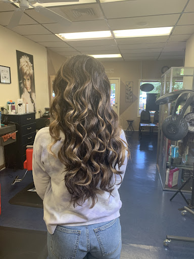 Hair Salon «Mane Attraction Hair Salon», reviews and photos, 1236 County Rd 1, Dunedin, FL 34698, USA