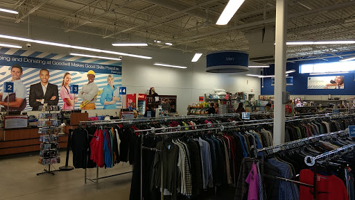 Thrift Store «Goodwill Industries of Greater Cleveland & East Central Ohio», reviews and photos, 16160 Pearl Rd, Strongsville, OH 44136, USA