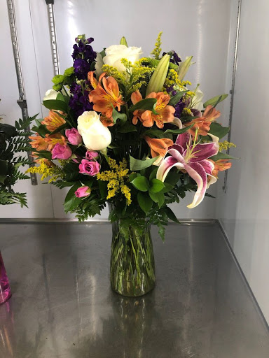 Florist «J & J Flowers and Gifts Shop», reviews and photos, 8366 Pines Blvd, Pembroke Pines, FL 33024, USA