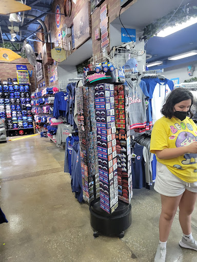 Sportswear Store «Sports World Chicago», reviews and photos, 3555 N Clark St, Chicago, IL 60657, USA