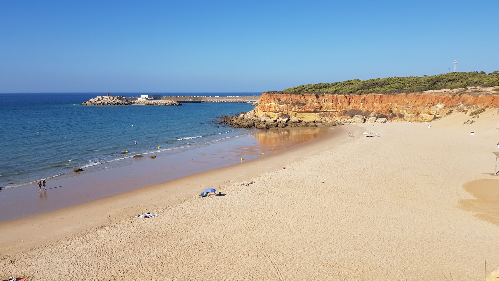 Φωτογραφία του Παραλία Cala del Aceite με φωτεινή άμμος επιφάνεια