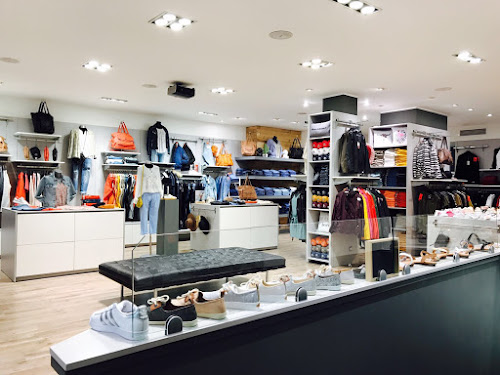 Magasin de vêtements Modi In - Boutique de vêtements et chaussures à Toulouse Toulouse