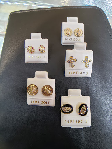 Jeweler «Velazquez Jewelers», reviews and photos, 3544 W 26th St, Chicago, IL 60623, USA