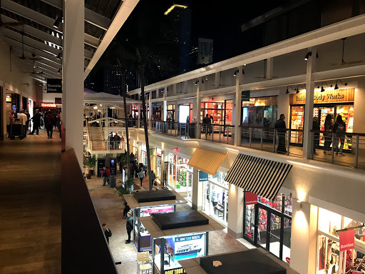 Shopping centres open on Sundays in Miami