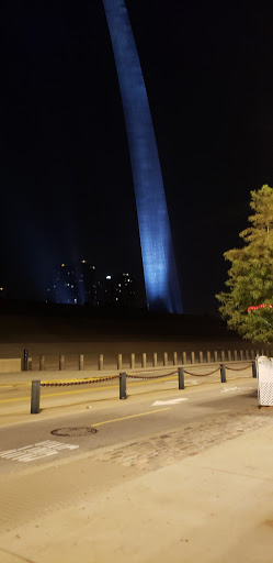 Tourist Attraction «Mississippi River Overlook», reviews and photos, 185 W Trendley Ave, East St Louis, IL 62201, USA