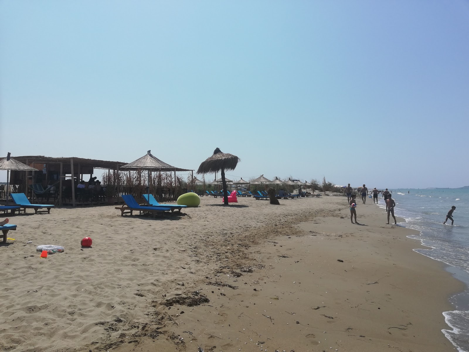 Foto van Cristal Rinia beach met recht en lang