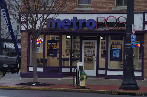 Cell Phone Store «MetroPCS Authorized Dealer», reviews and photos, 668 Main St, Middletown, CT 06457, USA