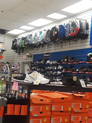 Sporting Goods Store «Big 5 Sporting Goods - Riverside», reviews and photos, 10251 Magnolia Ave, Riverside, CA 92503, USA