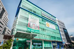 Bangkok International Dental Center, ศูนย์ทันตกรรม BIDC จัดฟัน รากฟันเทียม วีเนียร์ image