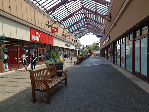 Shopping Mall «Woodburn Premium Outlets», reviews and photos, 1001 N Arney Rd, Woodburn, OR 97071, USA