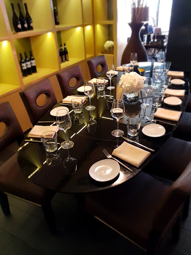 Shopping Mall «The Shops at Mary Brickell Village», reviews and photos, 901 S Miami Ave, Miami, FL 33130, USA