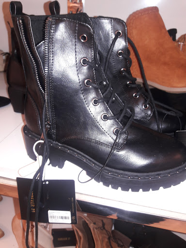 Clothing Store «F21 RED», reviews and photos, 121 Pavilion Pkwy A, Fayetteville, GA 30214, USA