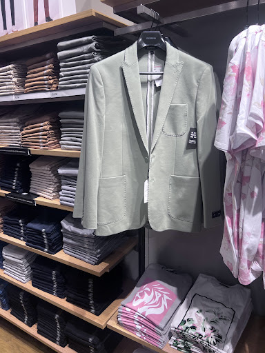 Clothing Store «Express», reviews and photos, 303 Memorial City Mall, Houston, TX 77024, USA