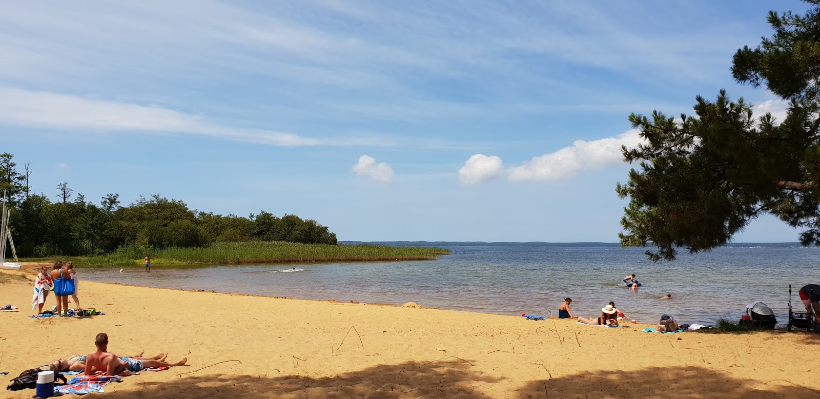 Foto von Plage des Bardets mit heller sand Oberfläche