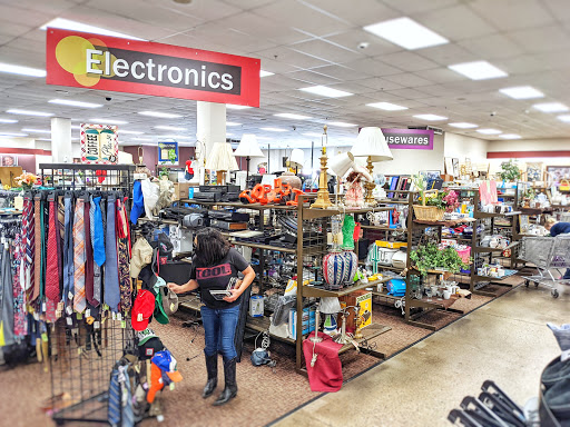 Thrift Store «Discover Goodwill Fountain Retail Center», reviews and photos