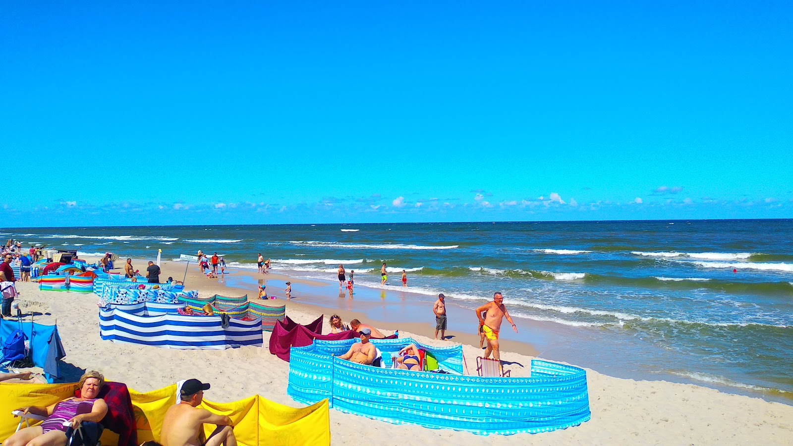 Jastarnia Beach'in fotoğrafı - rahatlamayı sevenler arasında popüler bir yer