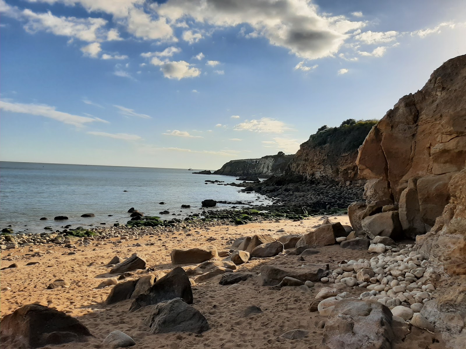 Fotografija Eve beach z turkizna voda površino