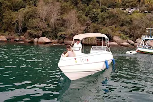 Motor-boating Paraty image