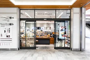 DEAN & DELUCA NEWoMan Store image