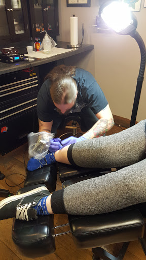 Tattoo Shop «Envy Ink Tattoo & Piercing», reviews and photos, 862 2nd Ave, Gallipolis, OH 45631, USA