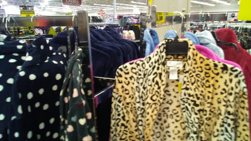 Clothing Store «Forman Mills», reviews and photos, 16855 Torrence Ave, Lansing, IL 60438, USA