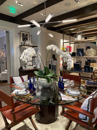 Clothing Store «Ralph Lauren», reviews and photos, 444 N Rodeo Dr, Beverly Hills, CA 90210, USA