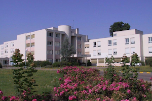 Hospital Center Sud Essonne - image