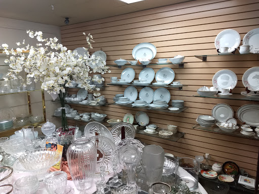 Thrift Store «White Dove Thrift Shoppe», reviews and photos, 5035 N 7th Ave, Phoenix, AZ 85013, USA