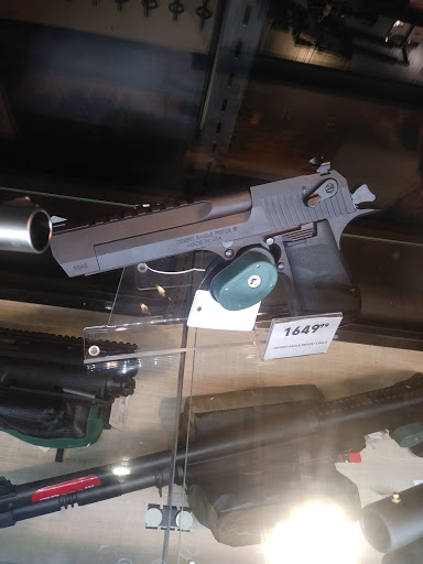 Outdoor Sports Store «Field & Stream», reviews and photos, 1501 Sentinel Dr Ste B, Chesapeake, VA 23320, USA