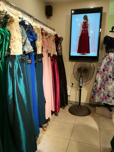 Tiendas para comprar vestidos largos Lima