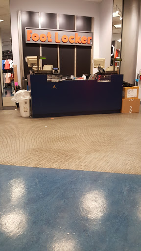 Shoe Store «Foot Locker», reviews and photos, 20505 S Dixie Hwy, Cutler Bay, FL 33189, USA
