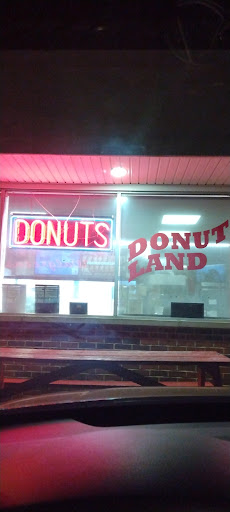 Donut Shop «Donut Land Bakery», reviews and photos, 1321 Pearl Rd, Brunswick, OH 44212, USA