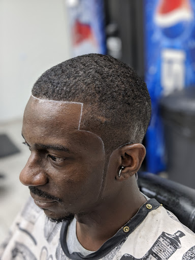 Barber Shop «Miami Fade Master Barber Shop», reviews and photos, 1736 Atlanta Hwy #300, Gainesville, GA 30504, USA