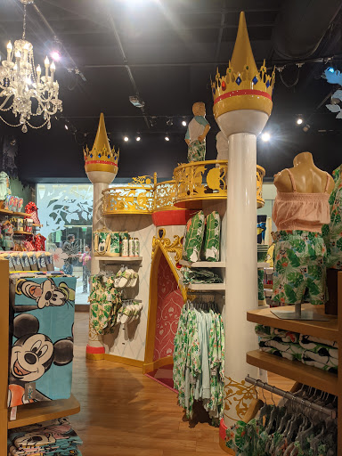 Toy Store «Disney Store», reviews and photos, 350 W Hillcrest Dr, Thousand Oaks, CA 91360, USA